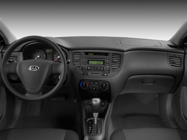 Kia Rio Sedan Foto 17