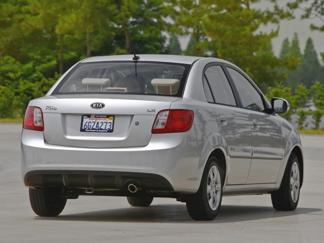 Kia Rio Sedan foto 6