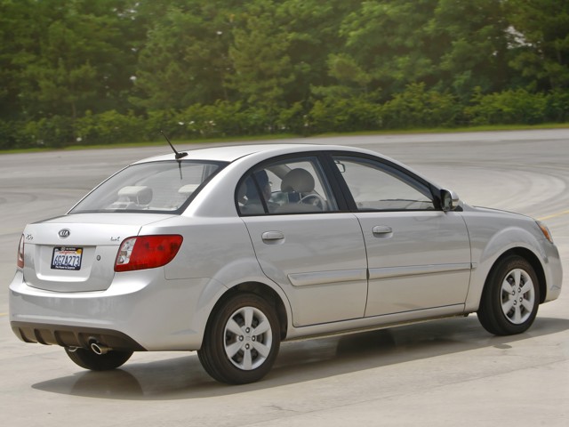 Kia Rio Sedan foto 8