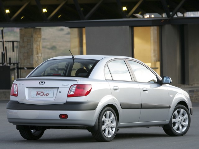 Kia Rio Sedan foto 16