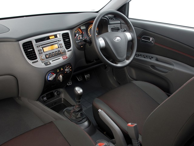 Kia Rio Sedan foto 34