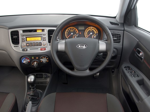 Kia Rio Sedan foto 35