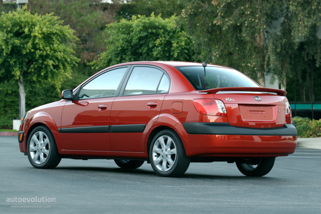 Kia Rio Sedan foto 2