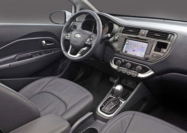Kia Rio Sedan Foto 11