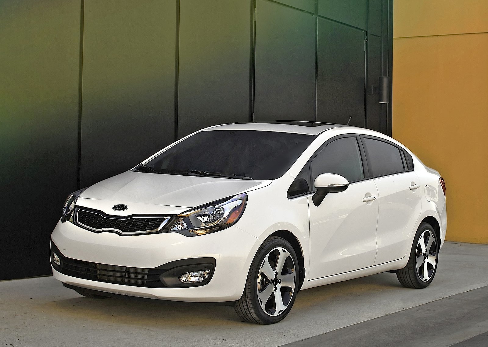 Kia Rio Sedan photo 3