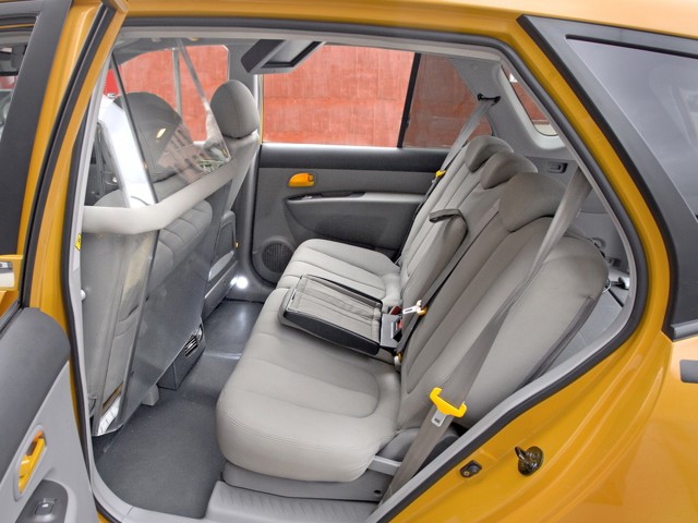 Kia Rondo Foto 55