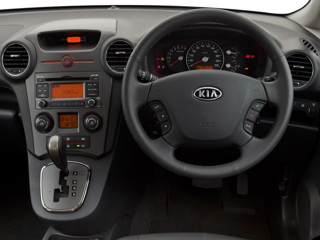 Kia Rondo Foto 61