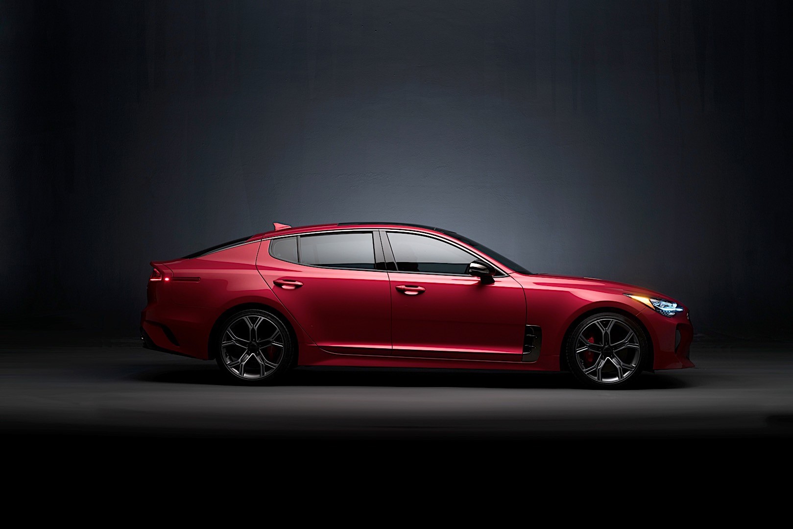 Kia Stinger photo 6
