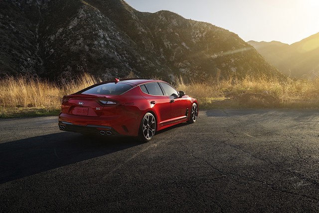 Kia Stinger photo 18