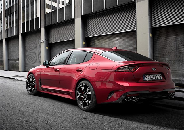 Kia Stinger photo 25