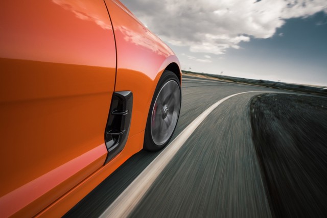 Kia Stinger photo 43