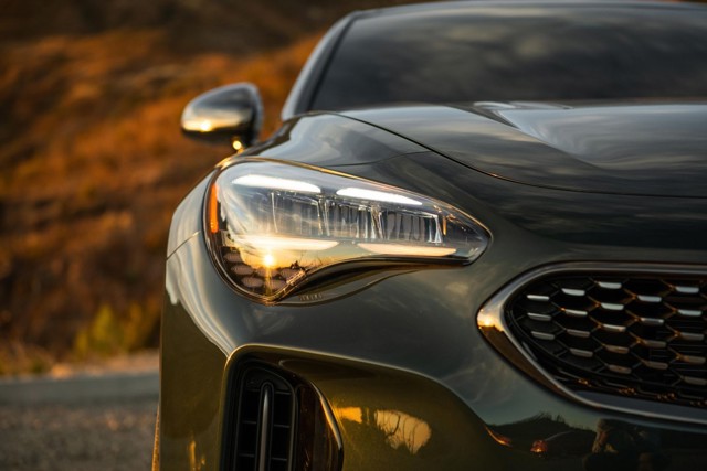 Kia Stinger photo 8