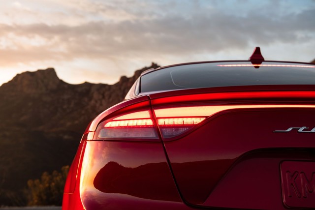 Kia Stinger photo 9