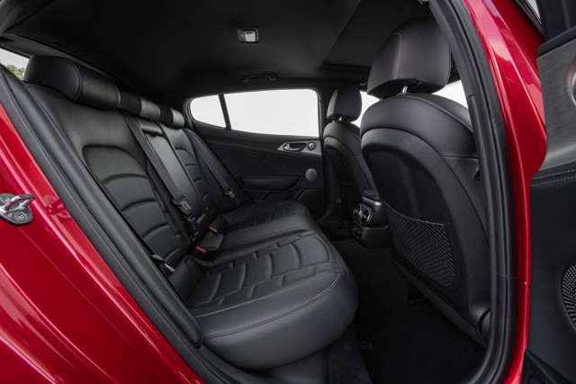 Kia Stinger photo 57