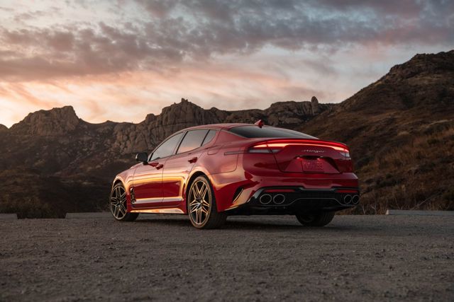 Kia Stinger photo 21