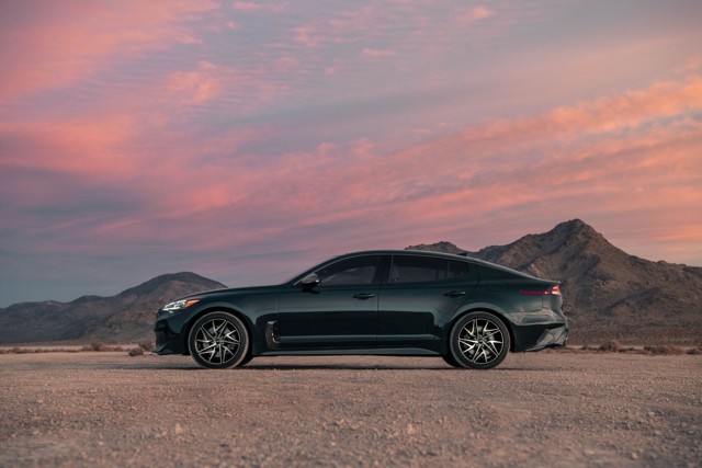 Kia Stinger photo 22
