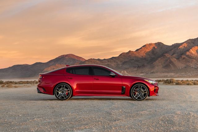 Kia Stinger photo 23