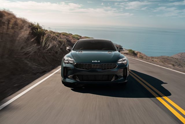Kia Stinger photo 24