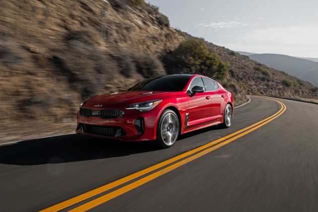 Kia Stinger photo 28