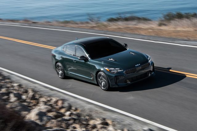 Kia Stinger photo 30