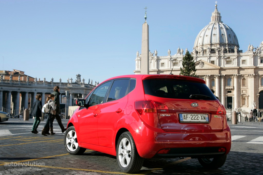 Kia Venga photo 24