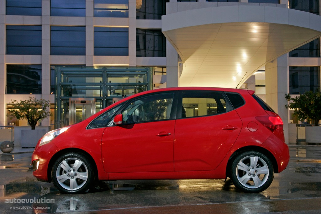 Kia Venga photo 28