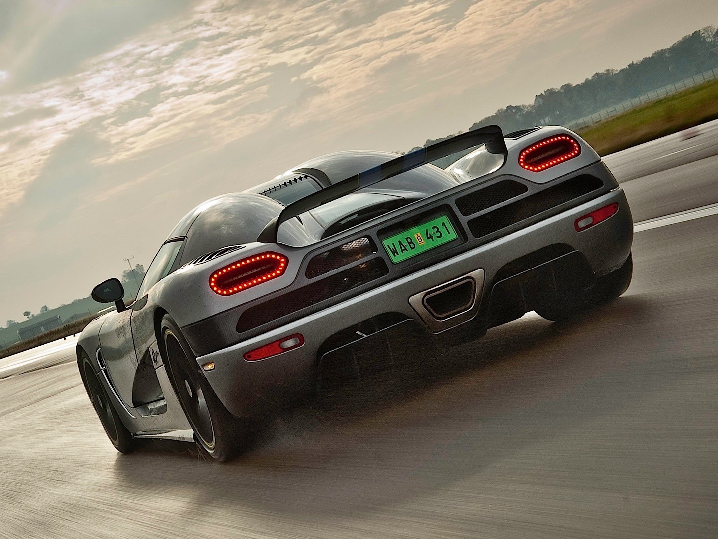 Koenigsegg Agera photo 11