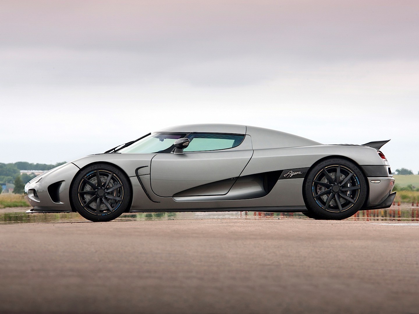 Koenigsegg Agera photo 3