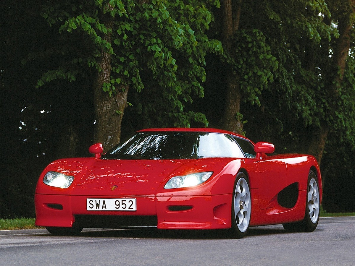 Koenigsegg KOENIGSEGG CC8S 4.7 V8 6MT (655 HP)