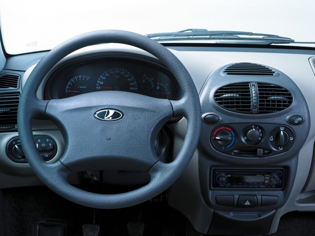 Lada Kalina Hatchback photo 20