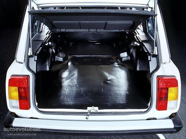 Lada Nova Combi photo 6