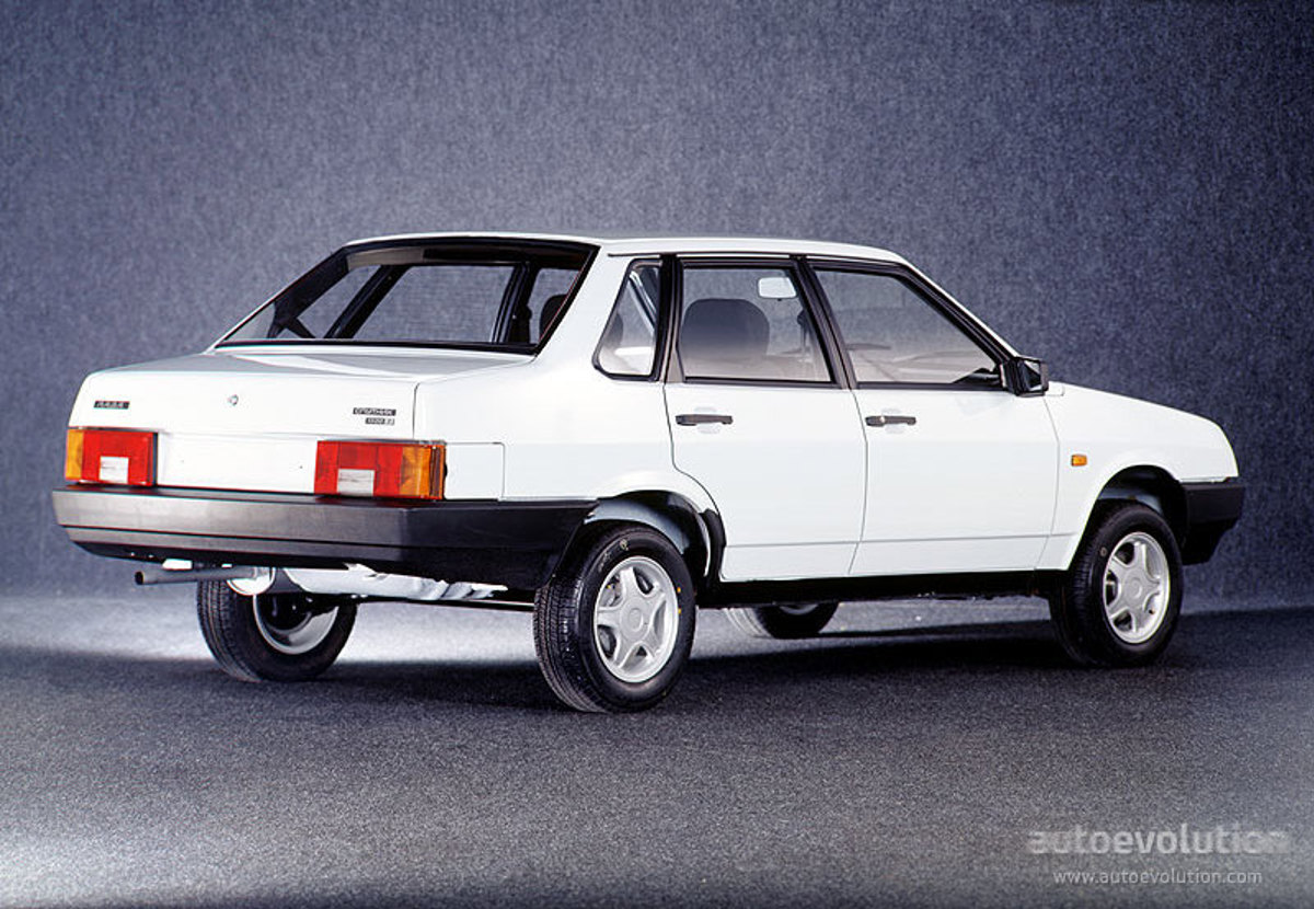 Lada LADA Samara 4 Doors 1.3L 4MT FWD (65 HP)