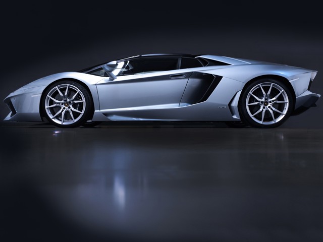 Lamborghini Aventador Roadster foto 12
