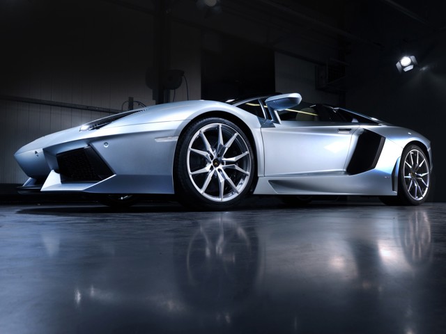 Lamborghini Aventador Roadster foto 13