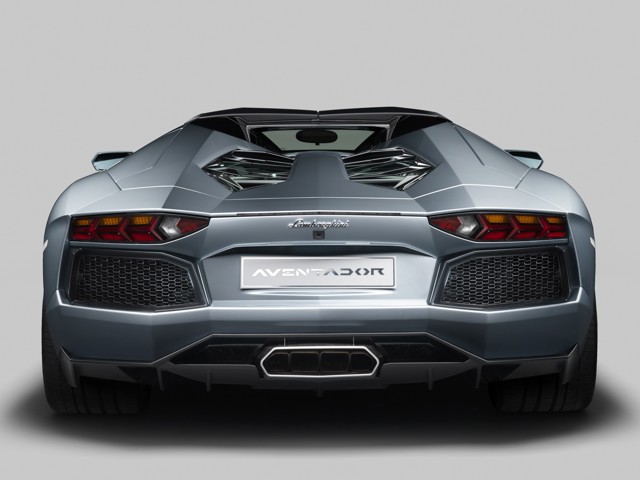 Lamborghini Aventador Roadster foto 14