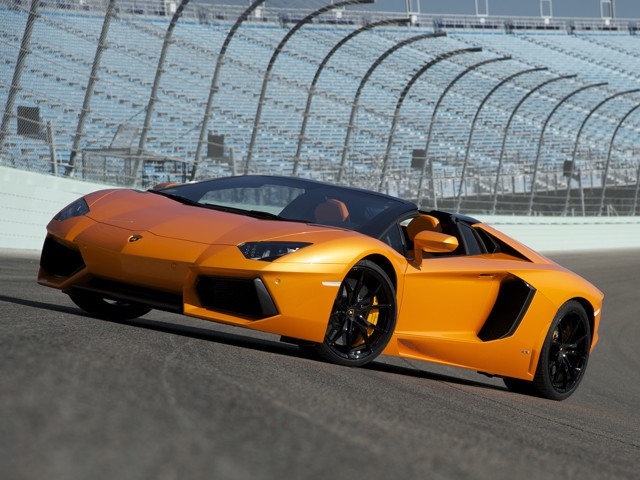 Lamborghini Aventador Roadster foto 24