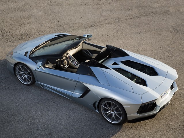 Lamborghini Aventador Roadster foto 34