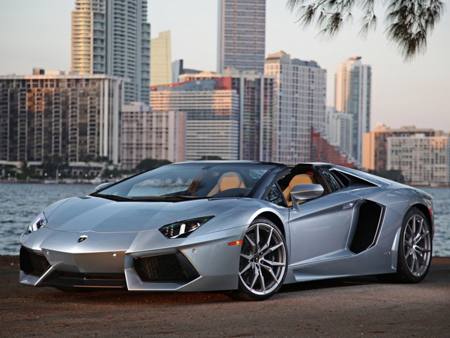 Lamborghini Aventador Roadster foto 35