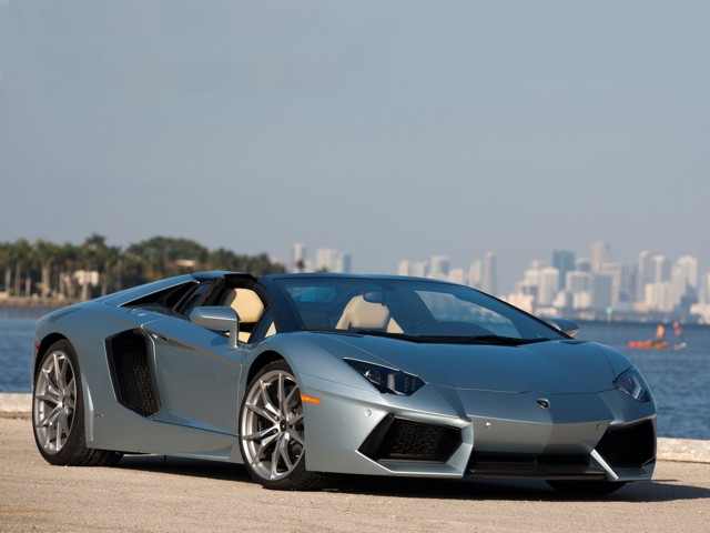 Lamborghini Aventador Roadster foto 36