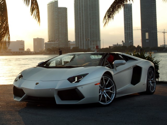 Lamborghini Aventador Roadster foto 37