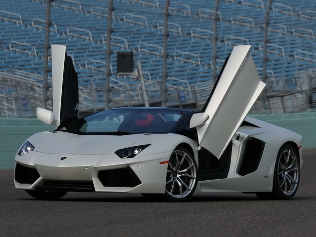 Lamborghini Aventador Roadster foto 40