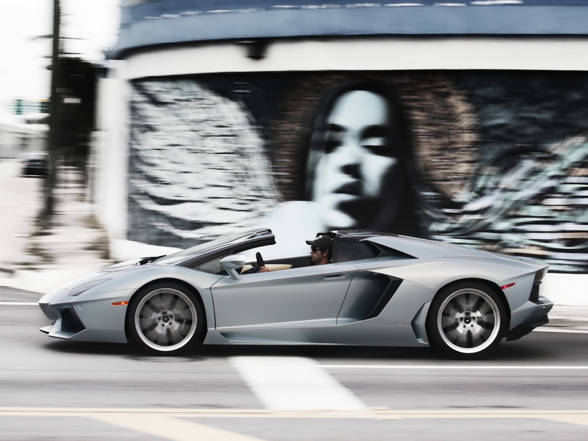 Lamborghini Aventador Roadster photo 41