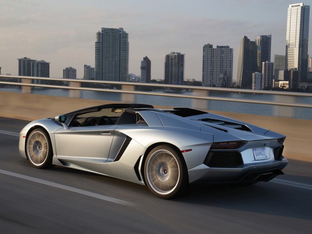 Lamborghini Aventador Roadster foto 46