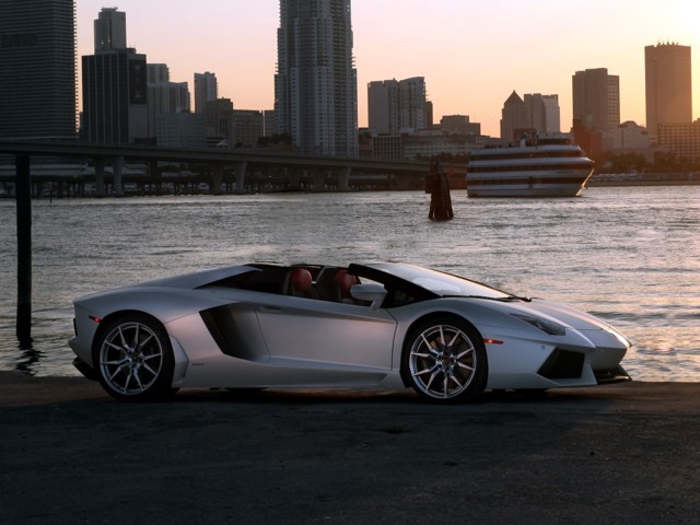 Lamborghini Aventador Roadster foto 48