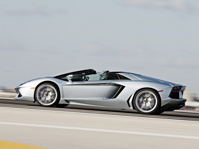 Lamborghini Aventador Roadster foto 49
