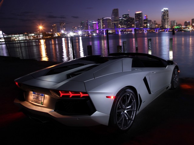 Lamborghini Aventador Roadster foto 51