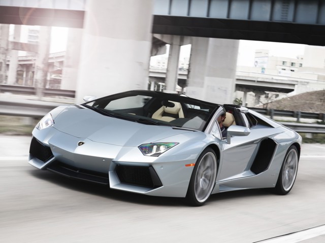 Lamborghini Aventador Roadster foto 52