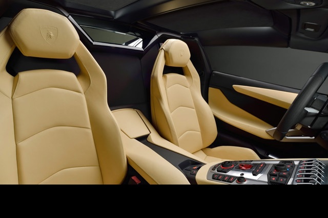 Lamborghini Aventador Roadster foto 57
