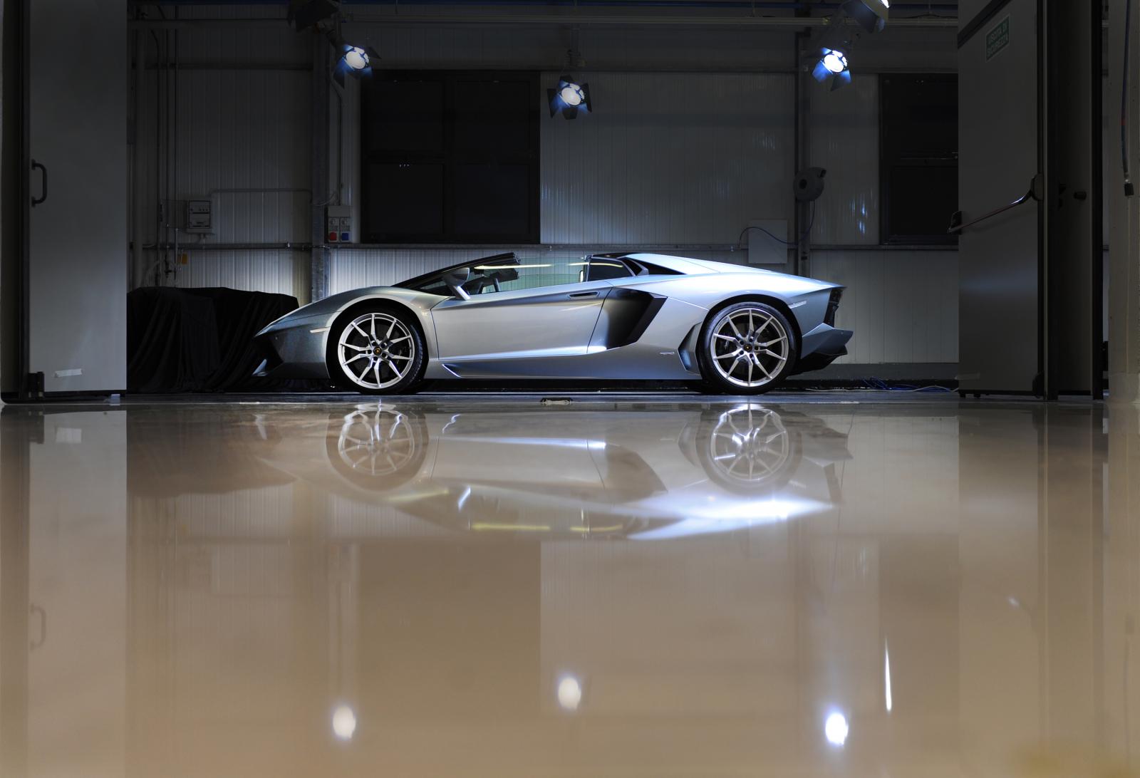 Lamborghini Aventador Roadster photo 4