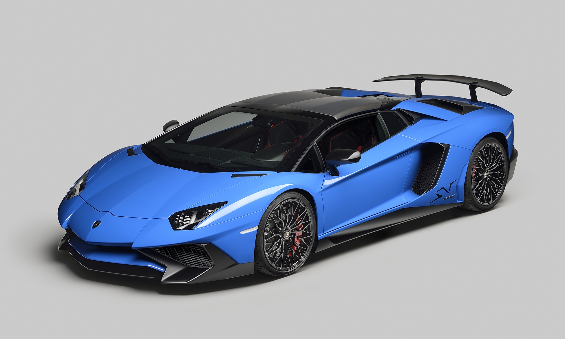 LAMBORGHINI Aventador Roadster